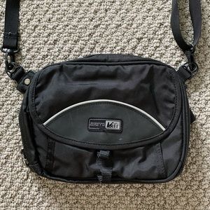 Vintage REI purse/pack